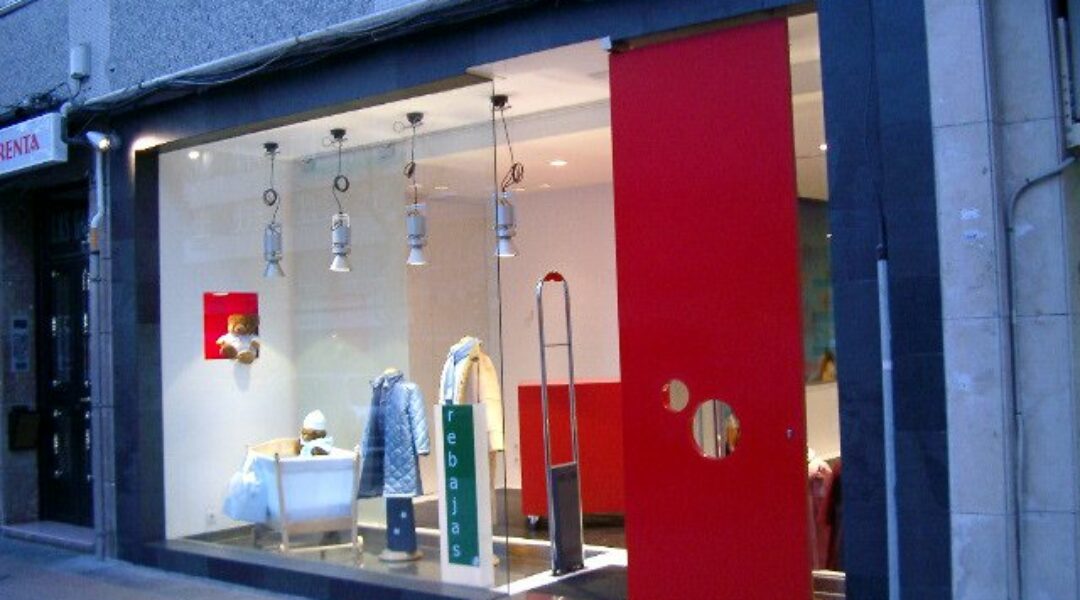 Local de Venta de Ropa para Niños SANMAR. A Coruña